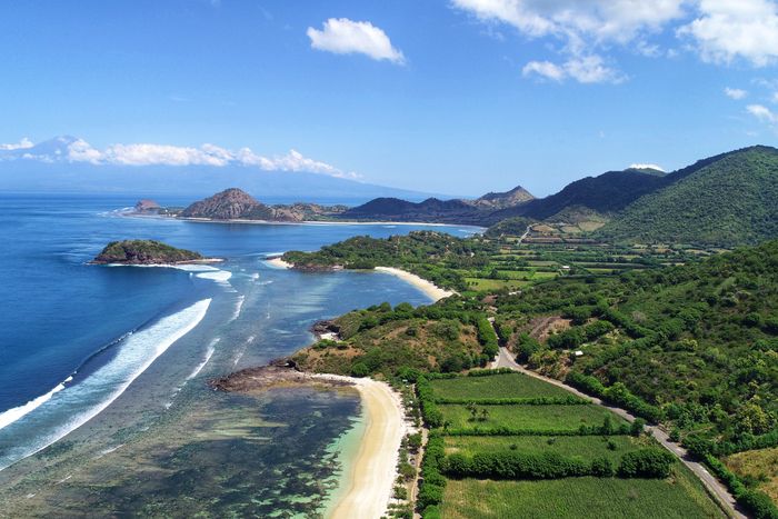 Lire la suite à propos de l’article Voyager en Indonésie hors des sentiers battus : pourquoi découvrir l’île de Sumbawa ?